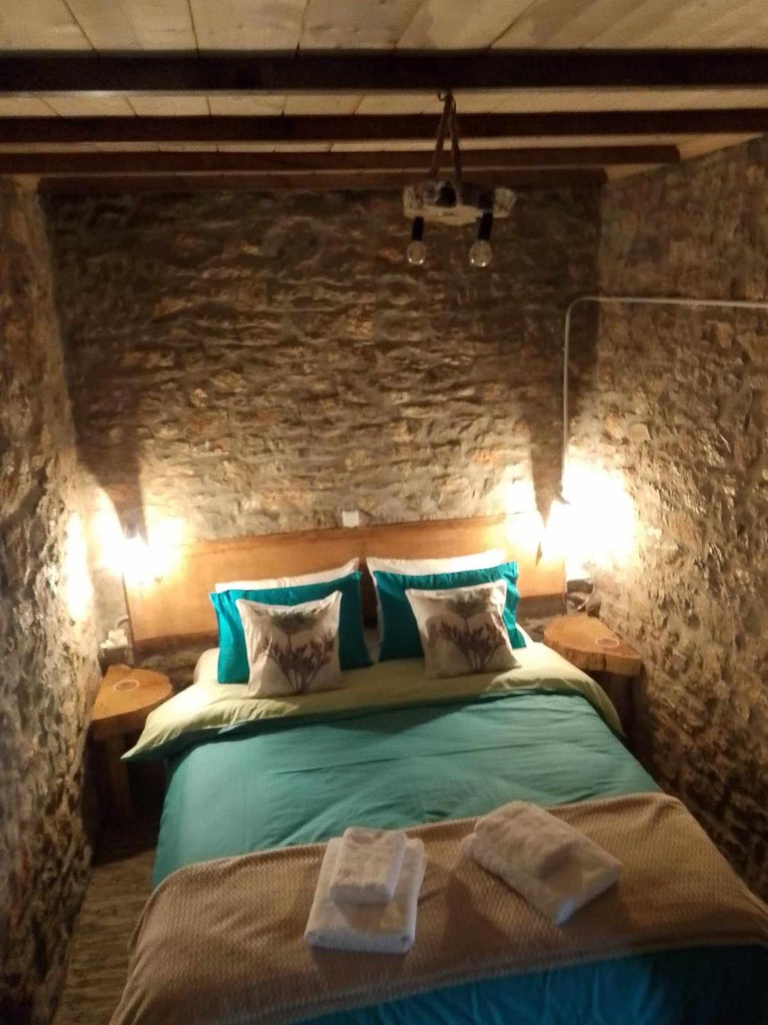 Αυθεντικό Πετρινο Στην Ναύπακτο Apartment Nafpaktos Bagian luar foto